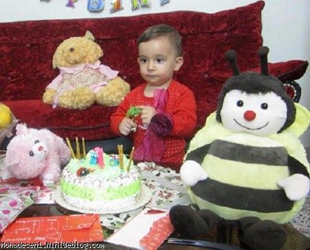 محدثه سادات ميان عروسك هاش