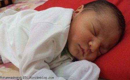 محمدی مهدی در حال استراحت