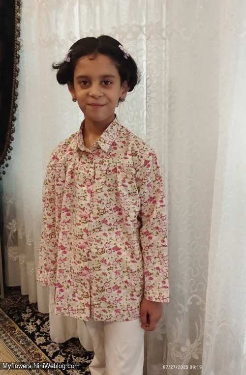 زهرا جون با لباس مامان دوز