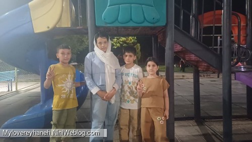 عیادت مادر در خانه دایی