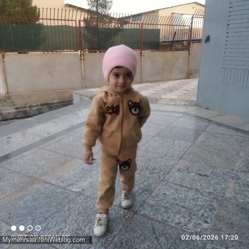 اولین استخر دخترم