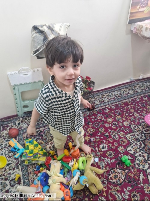 نویان در حال بازی