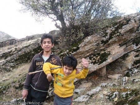 این هم من ودایی احمدم هستیم