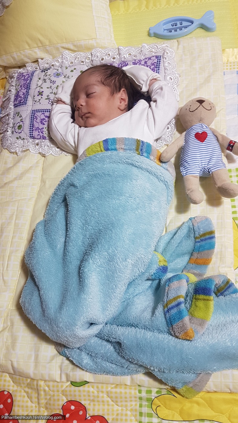 پرهام در اتاق خواب