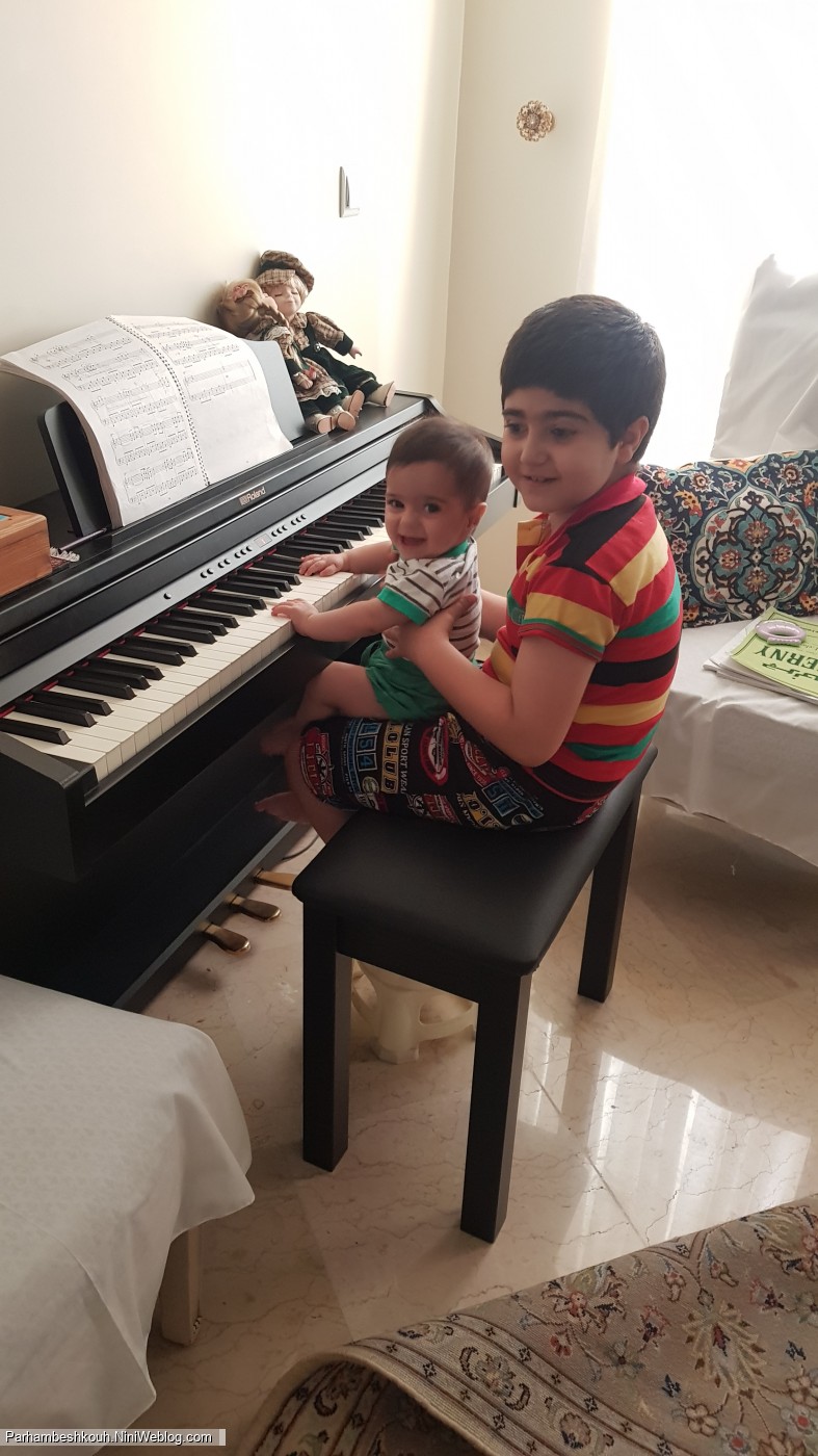 پیانو زدن پرهام با پارسا