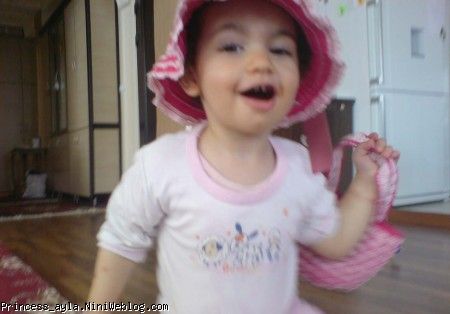 آیلای کلاه به سر4