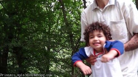 آیلای خندان