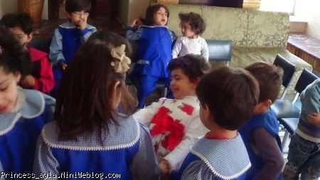 آیلا در حال رقص 