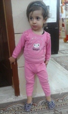 خانومی محو تماشای تی وی