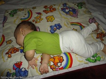 خوابیدنای یلدادرشش ماهگی